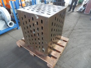 B14380 Clamping cube 92 x 76 x 76 cm, used
