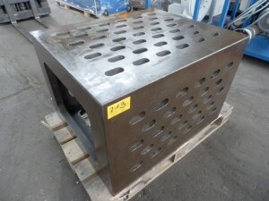 B14383 Clamping cube approx. 91 x 76 x 61 cm, used