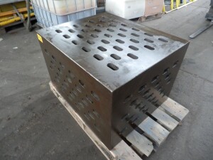 B14383 Clamping cube approx. 91 x 76 x 61 cm, used