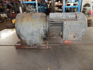 Gear motor 3 kW 112 rpm B3 used B14451