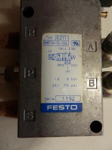 B14477 Directional valve FESTO MFH-5-1/4 used