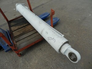 Hydraulikzylinder ca. 1480 mm Hub unbenutzt B14938