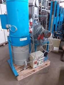 Absauganlage mit 2 Seitenkanalgebläsen je 5,5 kW...