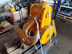 Crane hook block 63t unused B16489
