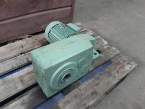 Geared motor 2.2 kW 30 rpm used B17040