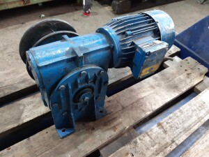 Getriebemotor Winde 400 kg gebraucht B17045