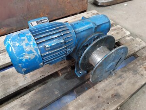 Getriebemotor Winde 400 kg gebraucht B17045