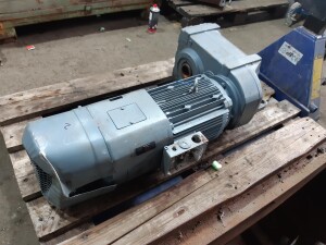 Getriebemotor mit Bremse 5,5 kW 30 U/min gebraucht B17047