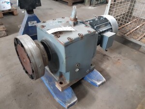 Geared motor 18.5 kW 28 rpm used B17106