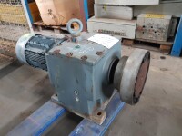 Geared motor 18.5 kW 28 rpm used B17106