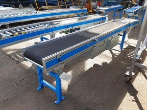 Conveyor belt with roller conveyor 4 x 0.5 m used B17157