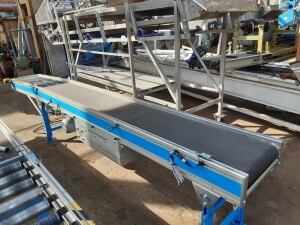 Conveyor belt with roller conveyor 4 x 0.5 m used B17157