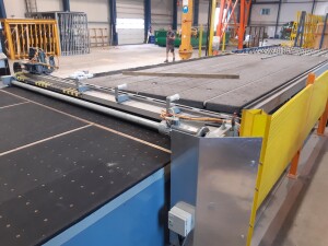Cutting machine for laminated glass used B17163