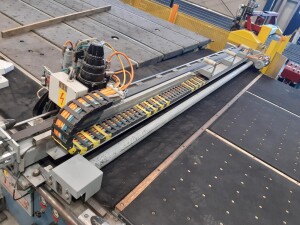 Cutting machine for laminated glass used B17163