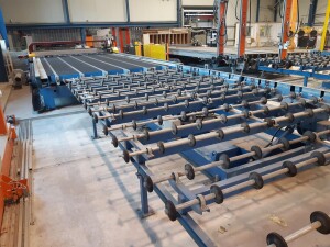 Cutting machine for laminated glass used B17164