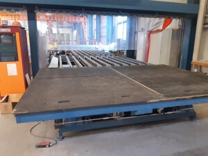 Cutting machine for laminated glass used B17164