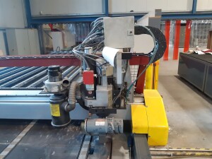 Cutting machine for laminated glass used B17164