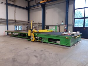 Cutting table for laminated glass used B17165