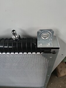 Kühler AZELIO TITANX 100317191 gebraucht B17256
