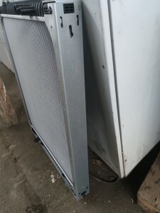 Kühler AZELIO TITANX 100317191 gebraucht B17256