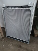 Kühler AZELIO TITANX 100317191 gebraucht B17256