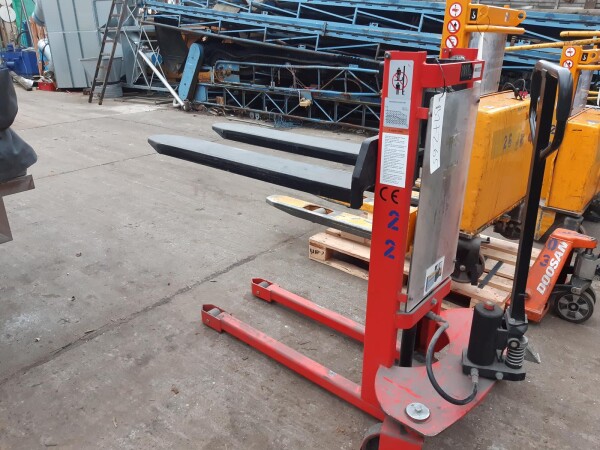 Hochhubwagen  manuell 1000 kg  gebraucht B17265