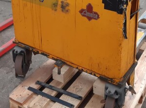 Scissor lift truck 1000 kg used B17266