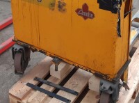 Scissor lift truck 1000 kg used B17266