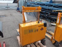 Scissor lift truck 1000 kg used B17266