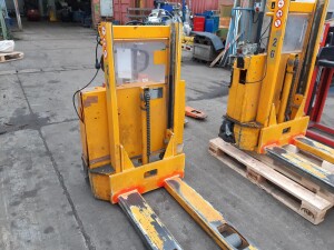 Elektrohochhubwagen 1000 kg  gebraucht B17267