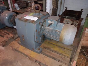 Gear motor 22 kW rpm used B17111