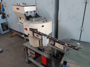 Vibratory bowl feeder vibrating bowl Ø 450 mm used...