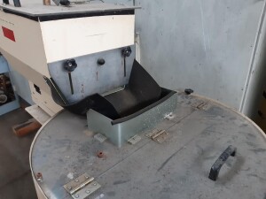 Vibratory bowl feeder vibrating bowl Ø 450 mm used B17290