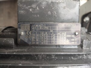 Fluidized bed dryer with 2 fans used B17308