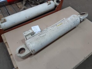 Hydraulikzylinder ca. 500 mm Hub unbenutzt B17321