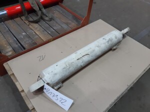 Hydraulikzylinder ca. 600 mm Hub unbenutzt B17322