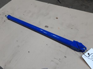 Hydraulic cylinder approx. 600 mm stroke unused B17331