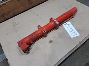 Hydraulic cylinder approx. 600 mm stroke unused B17333