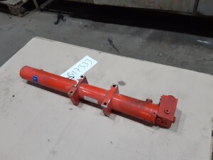 Hydraulic cylinder approx. 600 mm stroke unused B17333