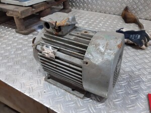Electric motor 0.7 / 0.91 kW 705 / 1415 rpm B3 used B17356