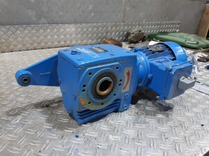 Gear motor 0.75 kW 12 rpm B5 used B17365