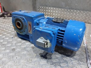 Gear motor 0.75 kW 12 rpm B5 used B17365