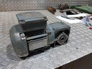 Gear motor 0.37 kW 56 rpm used B17366