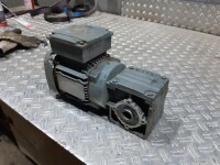 Gear motor 0.37 kW 56 rpm used B17366