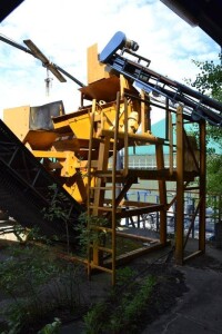 Vibro screening machine approx. 2.1 x 1 m used B17373