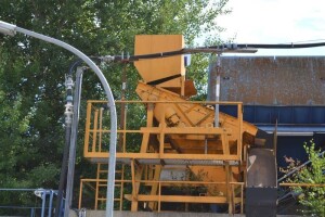Vibro screening machine approx. 2.1 x 1 m used B17373