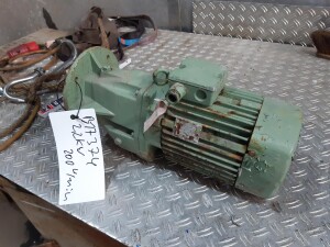 Geared motor 2.2 kW 200 rpm B5 unused B17374