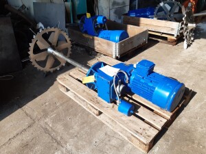 Gear motor 5.5 kW 307 rpm Dissolver agitator used B17404