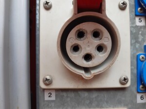 Site power distribution cabinet with meter 2x16A 1x32A used B17451