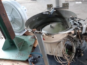 Vibratory bowl feeder vibrating bowl Ø 400 mm used...